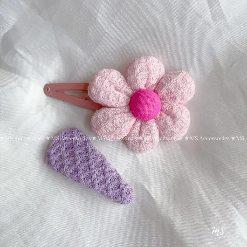 (AC280) 2pcs Plushy Flower Snap Hair Clips image 6